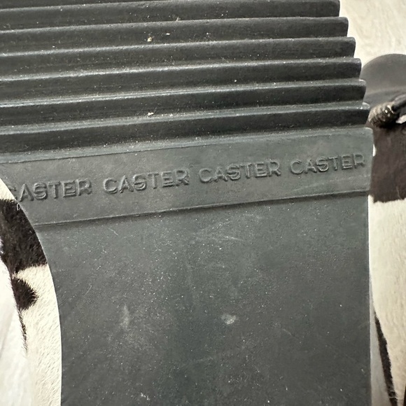 Stuart Weitzman Spanish Crafted Cowhide Lace-Up Ankle Boots Ladies Size 4W - Picture 6 of 13